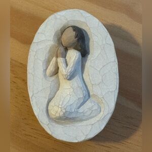 Willow Tree Angel Of Prayer Blessings White Oval Crackle Box